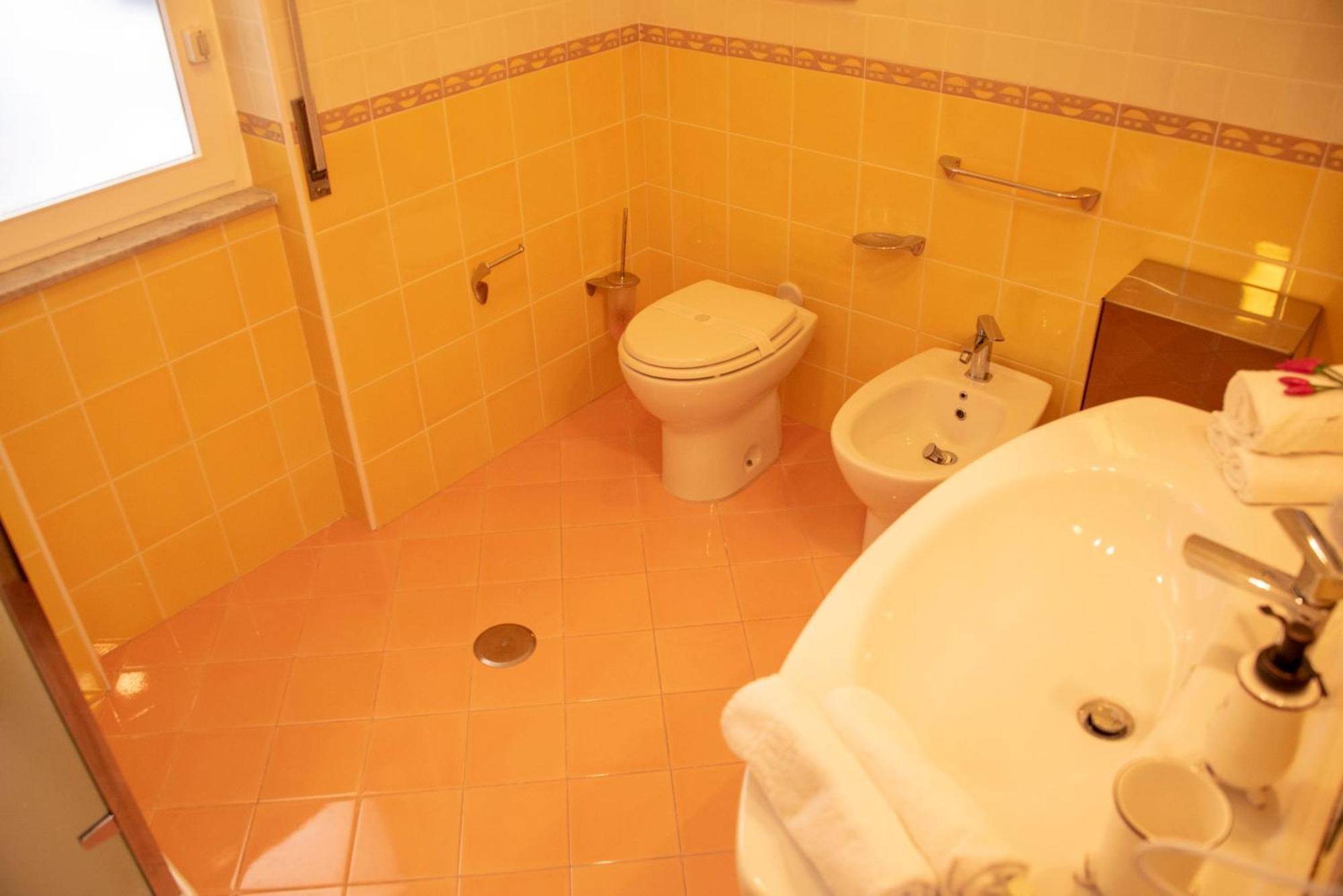 Reginella Guest House Salerno Exterior foto